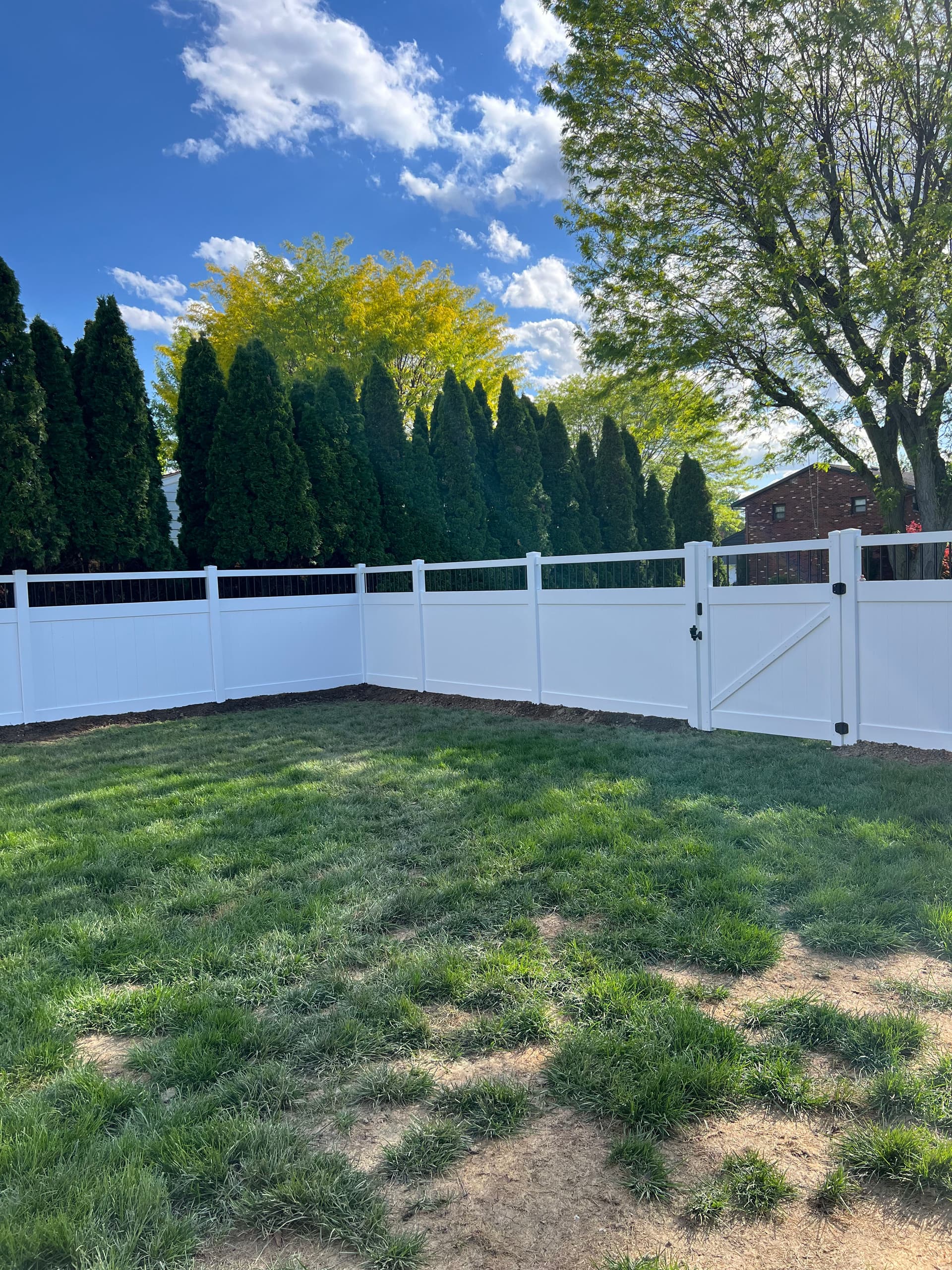 Gallery photos for White Vinyl and Black Ornamental Fence Combo in Delphos: Image #2