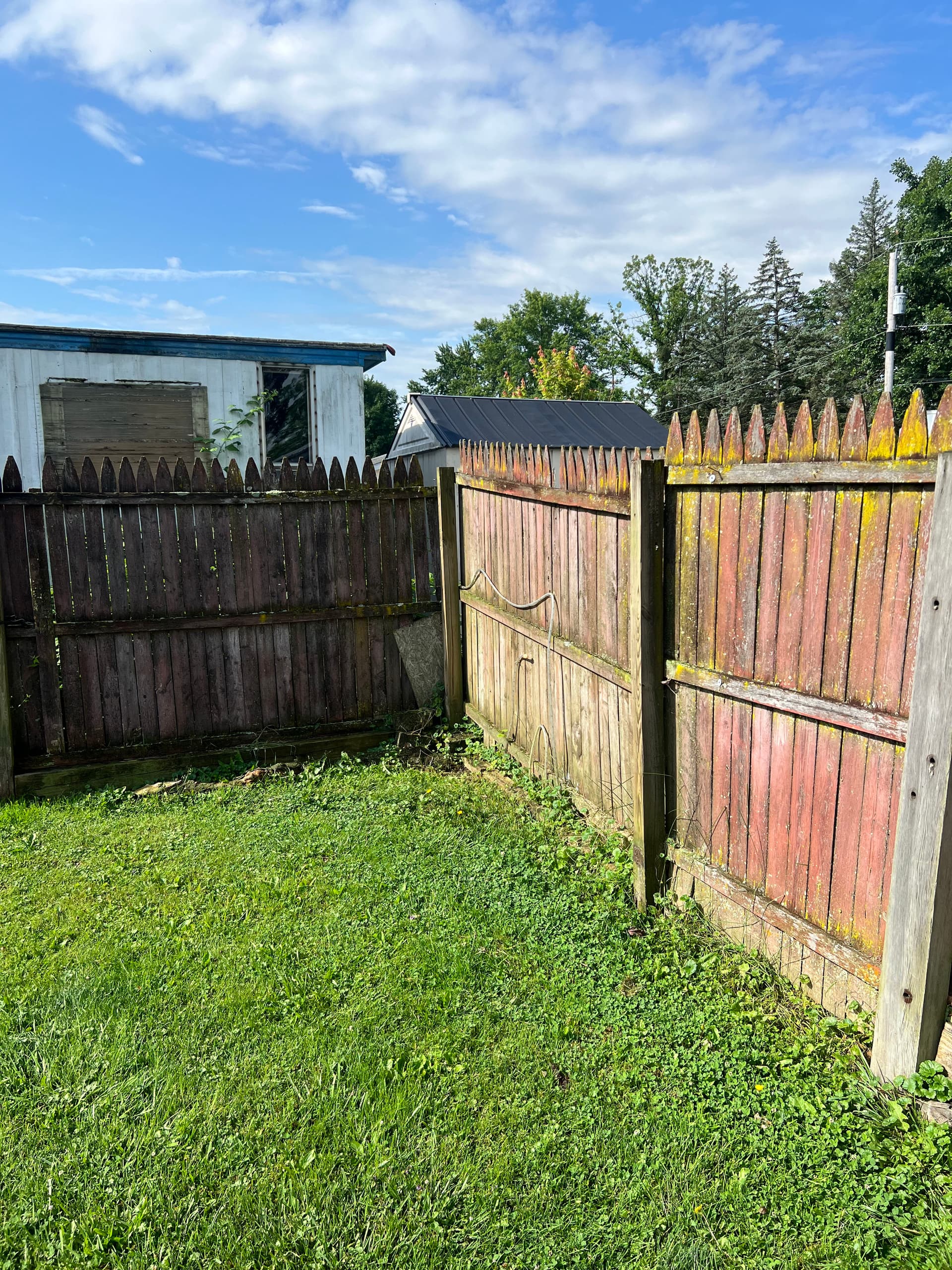 Gallery photos for Old Wood Fence Replaced with a Solid New Privacy Fence in Lake View: Image #1