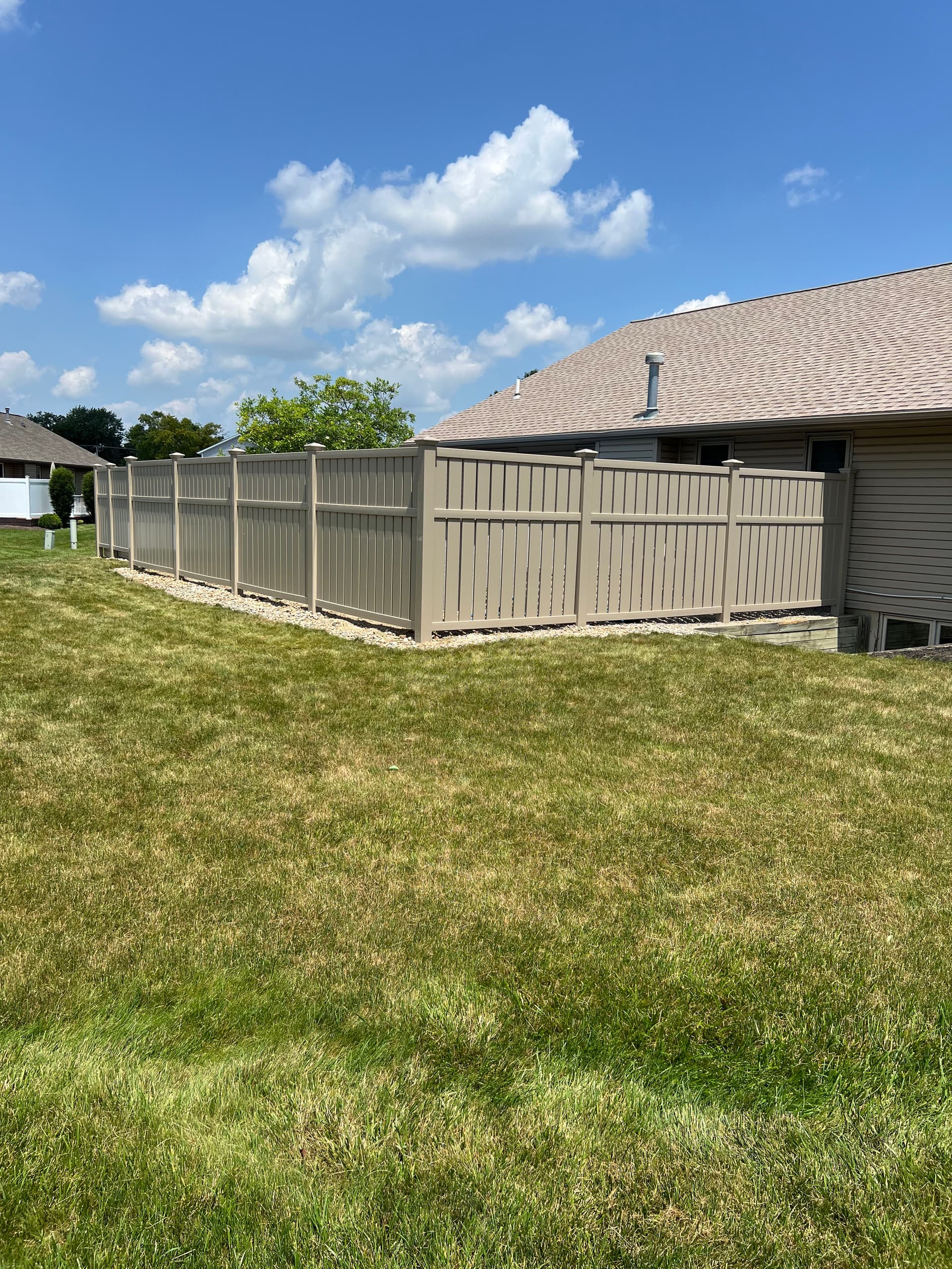 Gallery photos for Old Wood Fence Swapped for a Low-Maintenance Vinyl Upgrade: Image #4