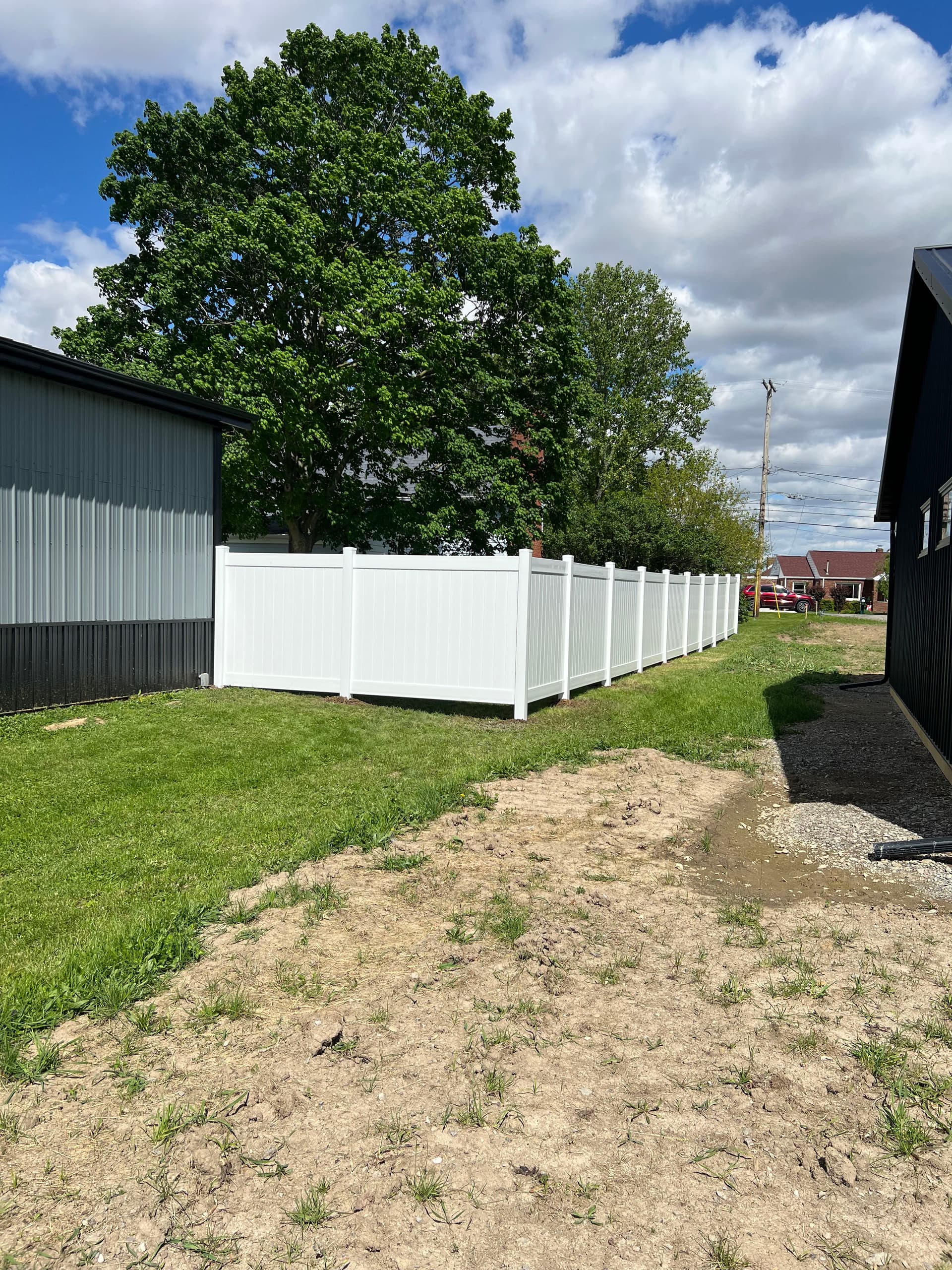 Gallery photos for Clean White Vinyl Privacy Fence in Gomer Ohio: Image #1