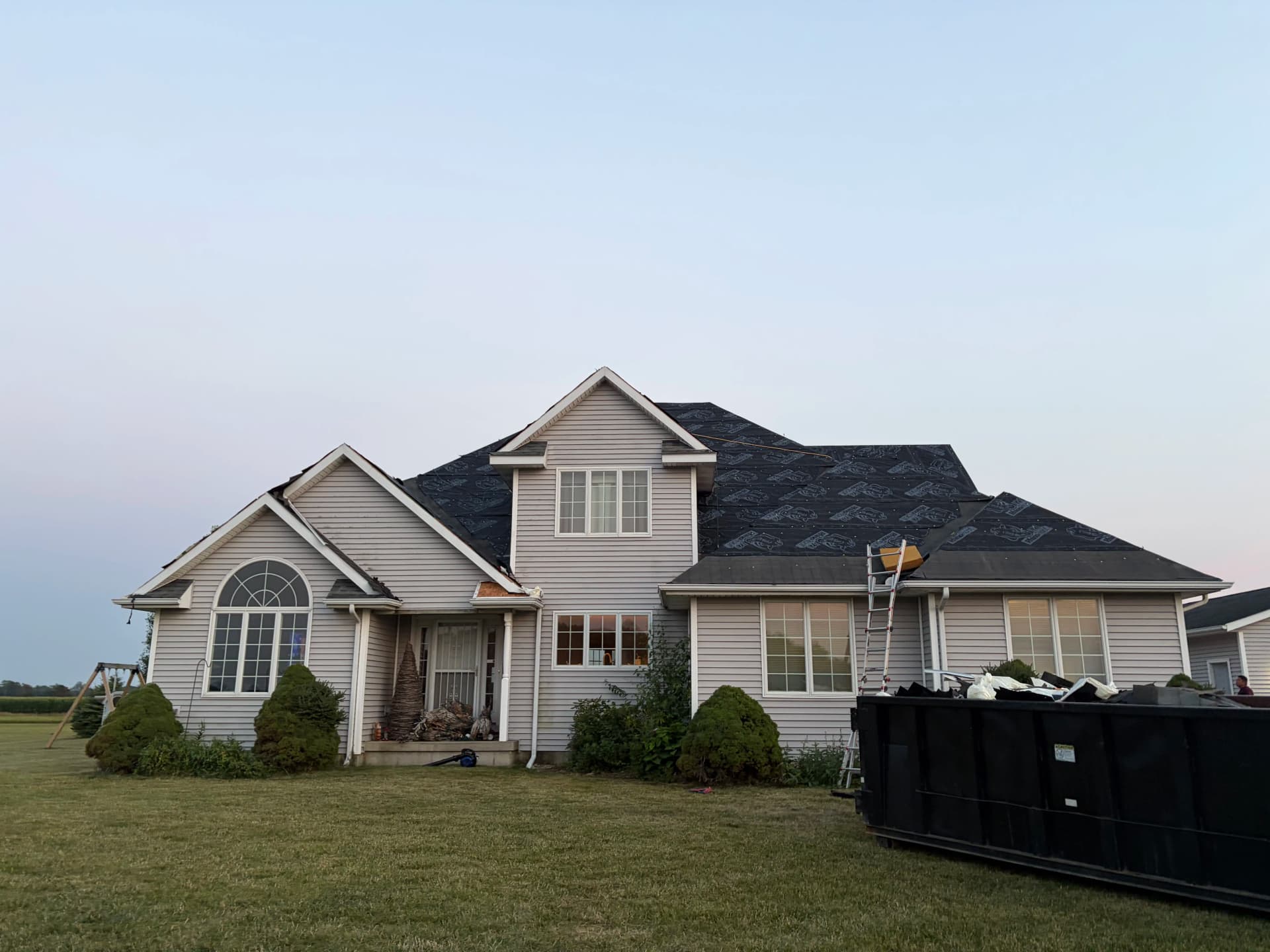 Gallery photos for Full Tear-Off Roof Replacement with Owens Corning Duration Shingles: Image #1