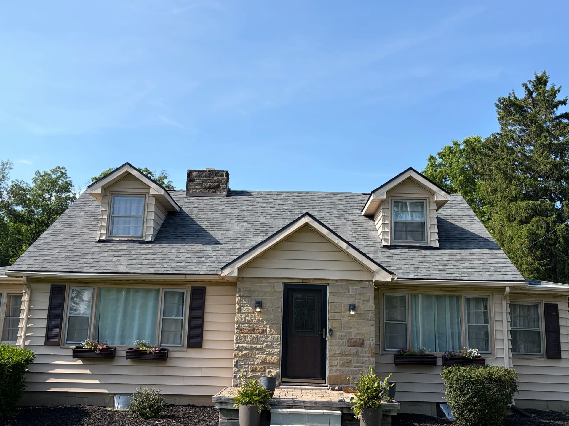 Gallery photos for Full Roof Replacement in Lima With Owens Corning Shingles and Rolled Roofing: Image #6