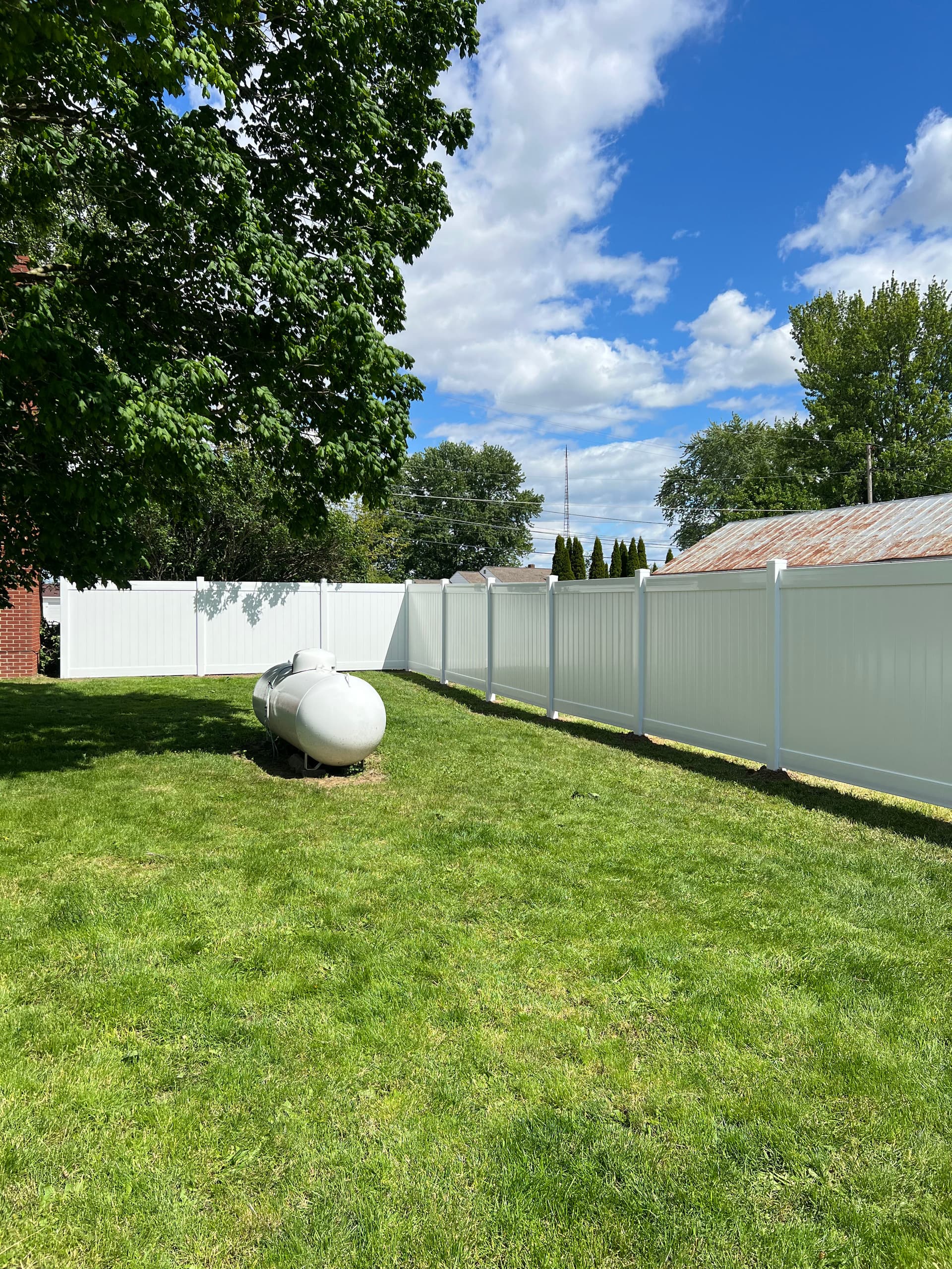 Gallery photos for Clean White Vinyl Privacy Fence in Gomer Ohio: Image #2